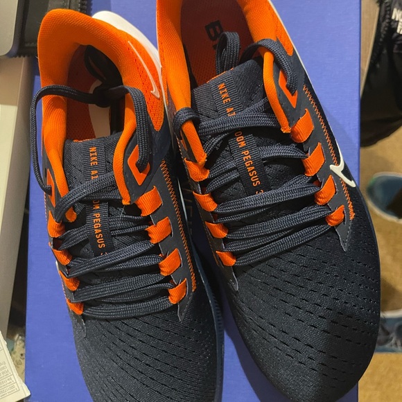 Nike Air Zoom Pegasus Denver Broncos edition - NWT - Picture 3 of 4